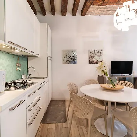 Domus Emerald Apartament *